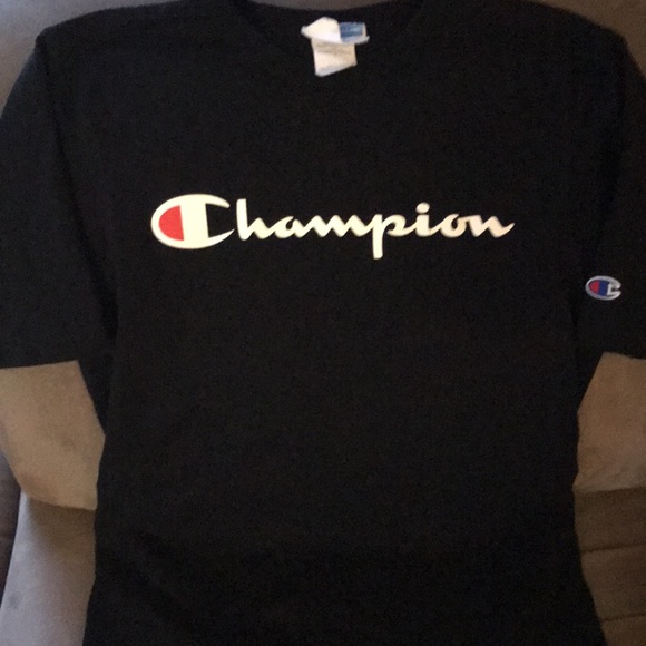 CHAMPION-blk t-shirt: EUC (S) - Picture 2 of 4